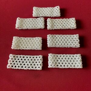 White pearl garters beads